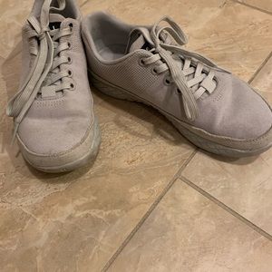 NOBULL women’s canvas shoe 6.5